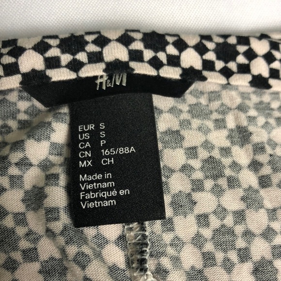 💜 S 💜 Top Geometric Pattern Floral​ - Picture 3 of 5